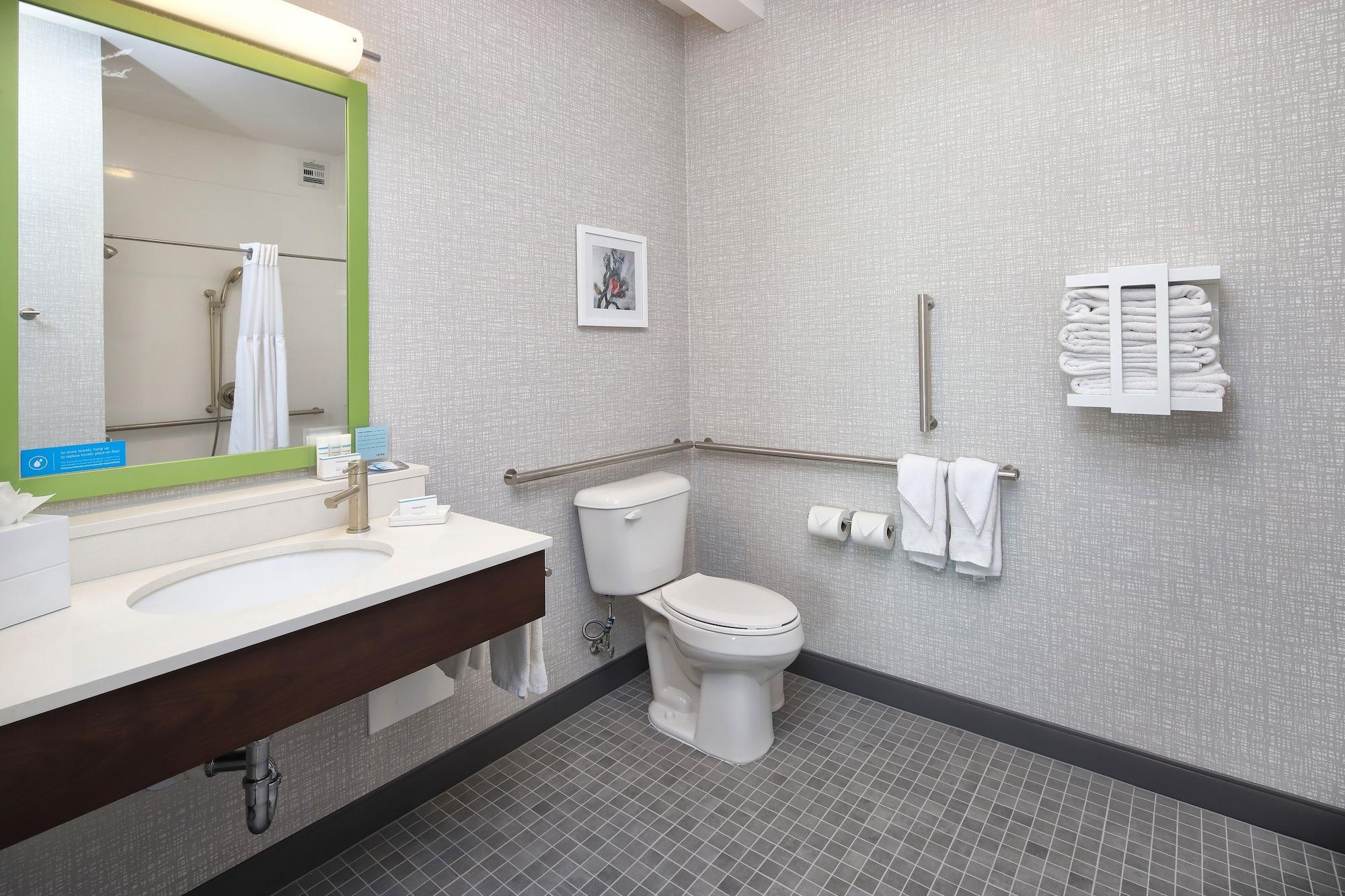 Hotel Hampton & East