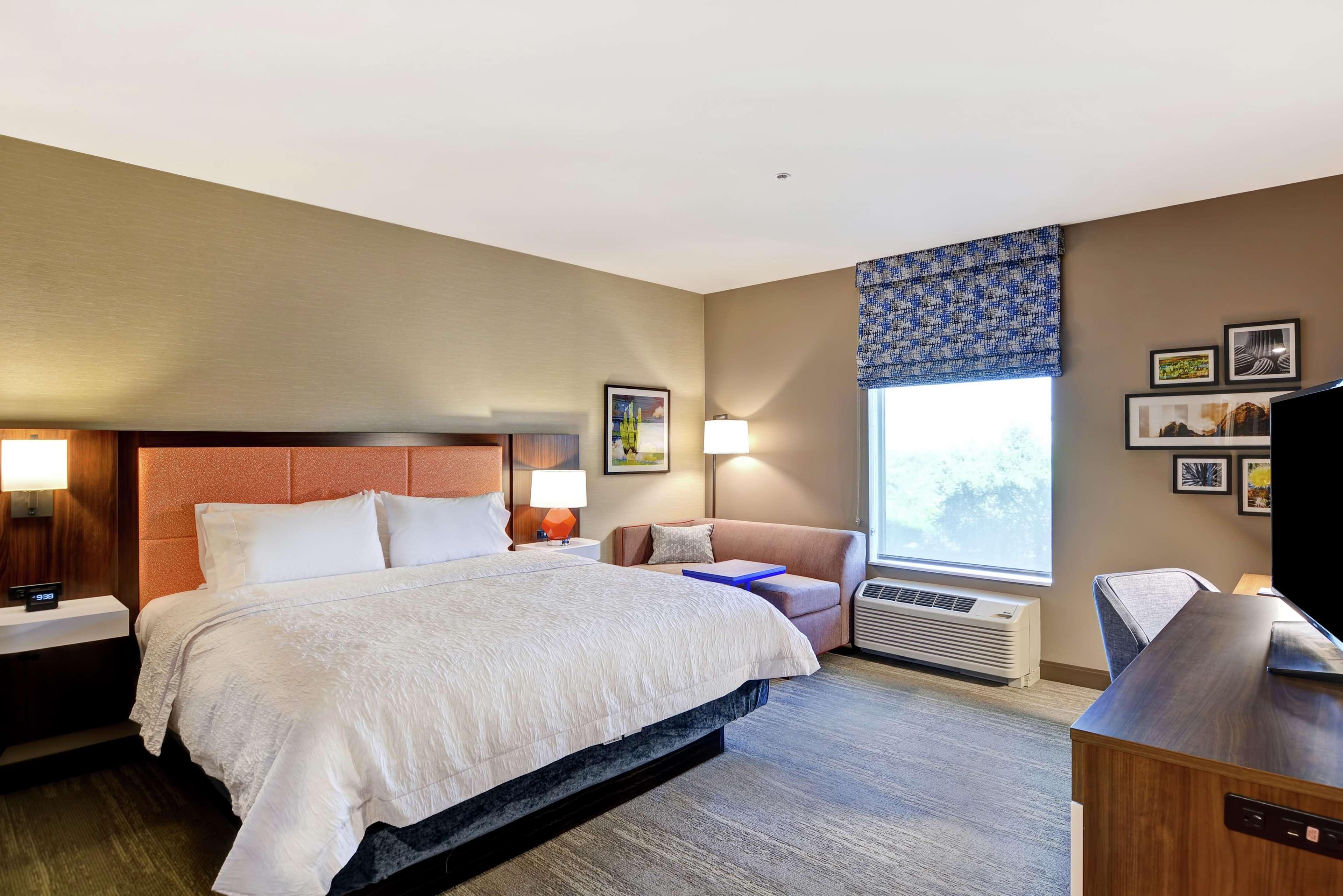 Hampton & East Hotel