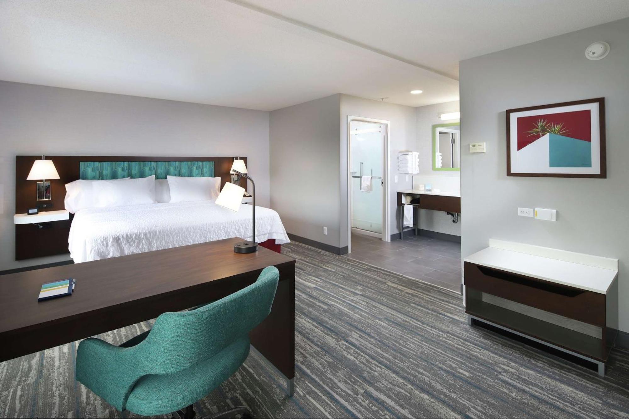 Hotel Hampton & East