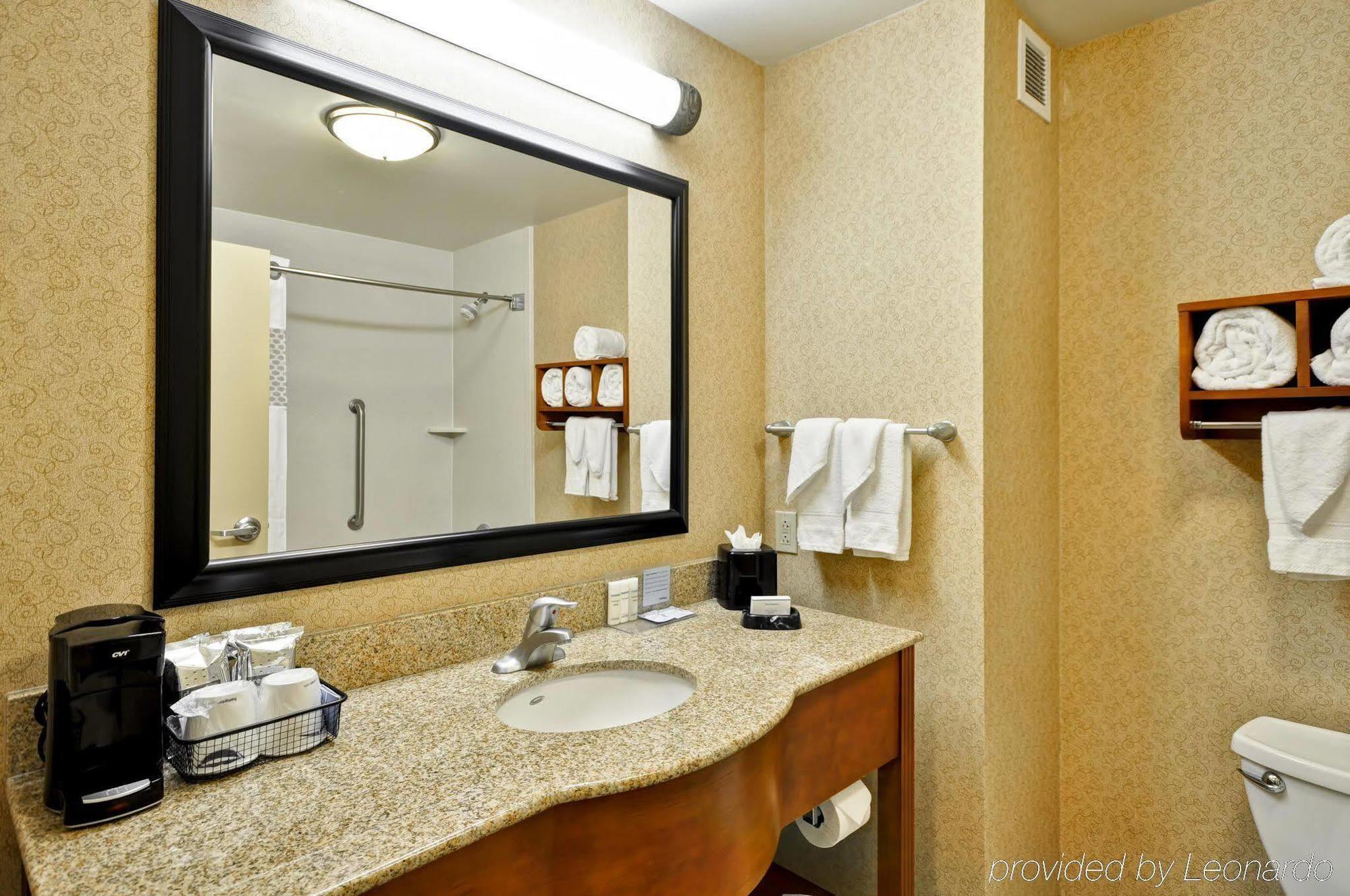 Hotel Hampton & East