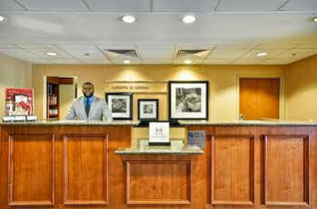 Hotel Hampton & East