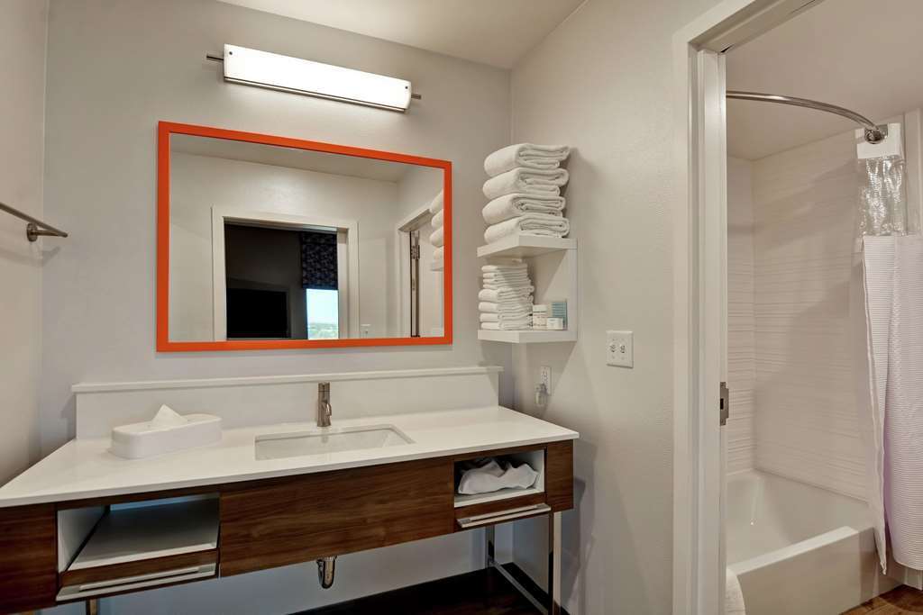Hampton & East Hotel 3*