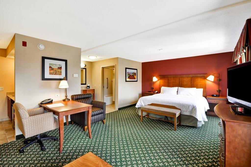 Hotel Hampton & East 3*